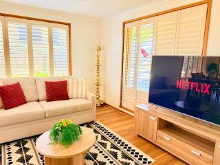 Beautiful Sunny house, 10 mins from Hobart City - 7