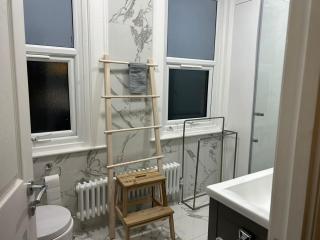 Bright 1-Bed - 2 mins to Forest Hill Station - 5