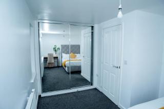 1 minute walk to Liverpool Stadium Free Private Parking, Anfield Liverpool Entire House - 4