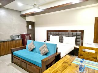 When In Gurgaon - ARTEMIS HOSPITAL 1 Min Walk, FORTIS & MEDANTA 4 Mins Drive - 0