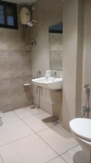 Hotel Pacifi Inn - 9