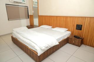 Hotel Pacifi Inn - 5