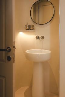 Ray's Suites 1 - Stylish corner apartment with balcony - 5