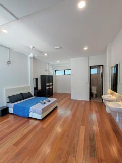 Pets Friendly Hometstay at Georgetown Heritage - 2