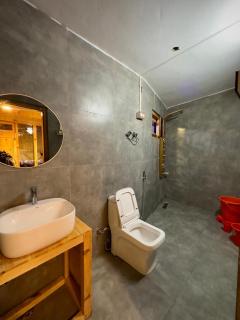 Oh Yaara - Stay n Cafe - Tosh - 1