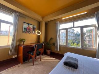 Sunny Side Up top-floor apartment - 9