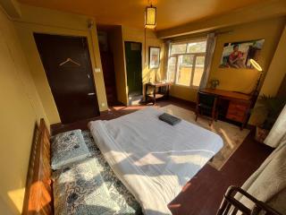 Sunny Side Up top-floor apartment - 7