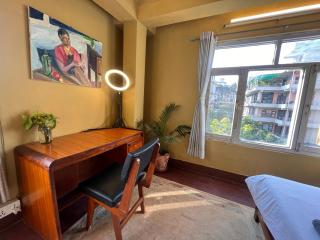 Sunny Side Up top-floor apartment - 4