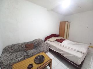 OYO 95096 Dewi Sudirman Guest House - 4