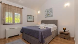 Beautiful Villa Mia with pool in Makarska - 2