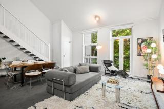 Southbank Gem 3BR Artistic Double Story Loft Sleep 8 - 9