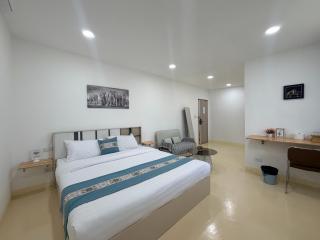 Sukhumvit 48 separated room quiet and comfortable with fast internet and smart TV - 6