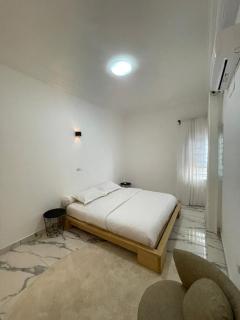 Modern apartment with large terrace & lake view - 5