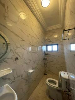 Modern apartment with large terrace & lake view - 2