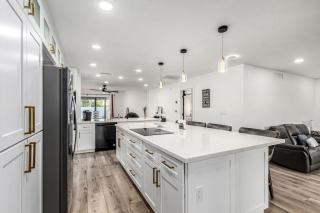 3BR Retreat with Diving Pool BBQ and Workspace - 8