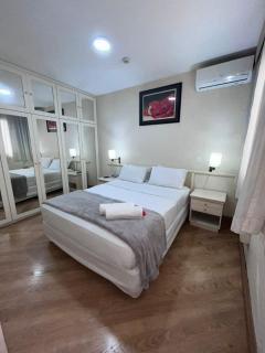 Downtown Living Flat - 9