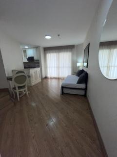 Downtown Living Flat - 3