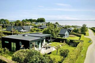 Architect-Designed House With Sea Views - 9