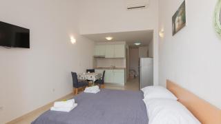 Studio Apartman Erstic 6 - Baska Voda by Villas Guide - 3