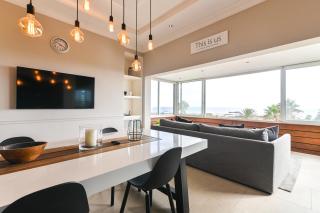 6 Selwyn Court - Beach Front - 1