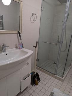 Elegant Apartment In City Center - 8