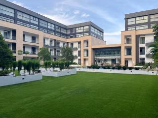 Embassy Gardens Apartment - 6