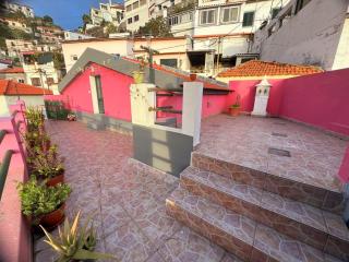 Funchal Pink Hostel - 5