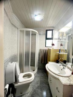 Funchal Pink Hostel - 4