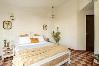 El Volar 2BHK, 4 Mins to Casino & 10 Mins to Candolim Beach with Big common Pool, Fully Equipped Kitchen, 24x7 Security, Wifi - 3