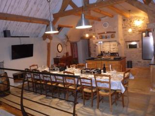 Gîte La grange des Hirondelles 15 personnes 5litsdoubles 5litssimples 1convertible chez MAYMARD Yannick à 28 route de la croix forêt à ANTULLY réf à Gîte de France G2005 Corps de ferme entièrement rénové de bon standing - 7