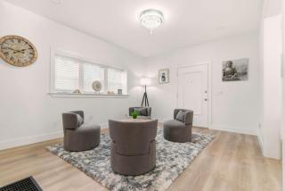 New Modern Updated Secure and Private Home - 4