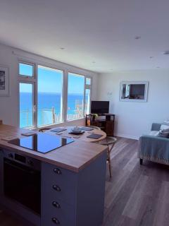 Lovely chalet with uninterrupted sea views - 3