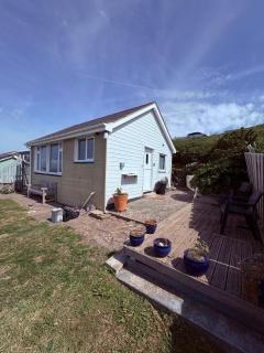 Lovely chalet with uninterrupted sea views - 2