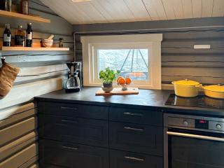 Modernized Log Cabin With Views Of The Mountains - Ron - 9