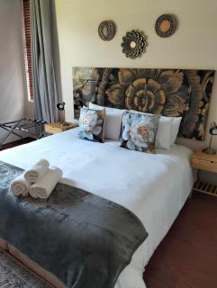 Mesnard at Gino's 6 - 9