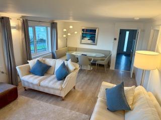 Oaktree Cottage, overlooking Loch Fyne - 9