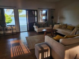 The lake house retreat - 0