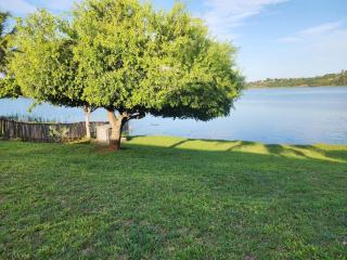 The lake house retreat - 2