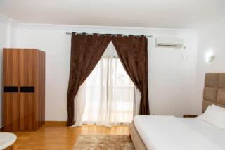 Appartement moderne au Warf, avec piscine , wifi - 8