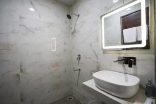 Sukh Stay A cozy budget friendly stay in Zirakpur - 4