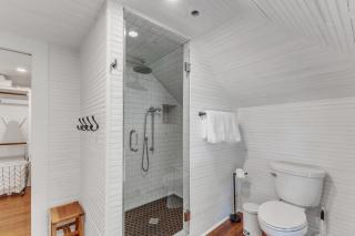 Newly Renovated Carriage House - 5
