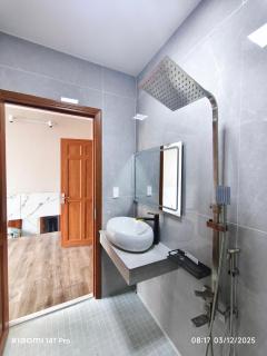 Long Homestay Xuyên Á - Hotels - 4