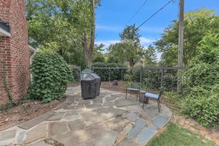 Newly Renovated Carriage House - 8