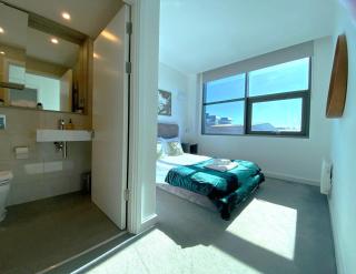 Modern 2-Bed Apartment in Blu Bracknell - 6