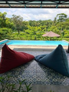 Omah Putih Riverside - 5