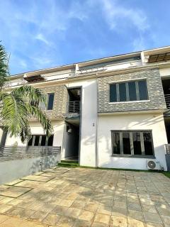 The Elegans Apartments - 9