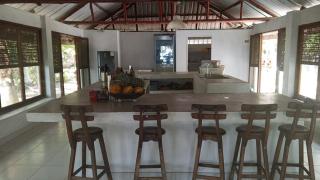 Accommodation on a coral island with turquoise sea - 7