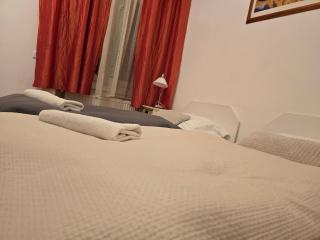 Budapest Bed and Breakfast - 6