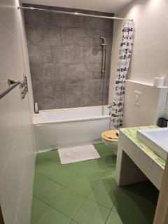 Budapest Bed and Breakfast - 4