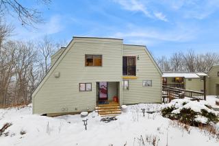 Kingswood Mountainside Retreat - 9